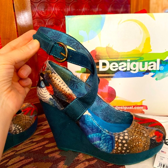 Desigual Authentic Size 7 Floral Velvet Kiwi Pump - Picture 1 of 5